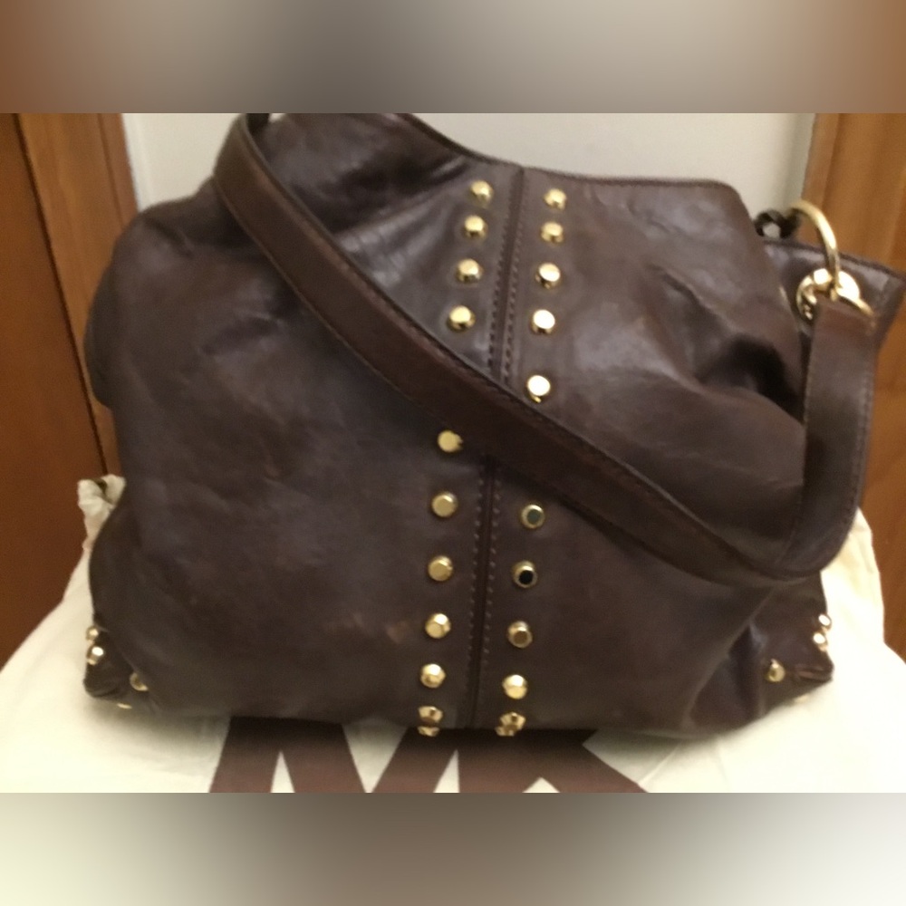 Elegant Studded Leather Shoulder Bag